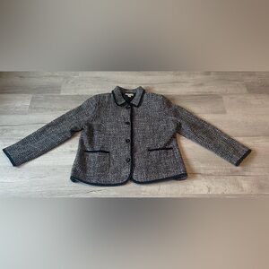 Vintage Appleseed Women's size 18
Wool Blend Black & white tweed Jacket